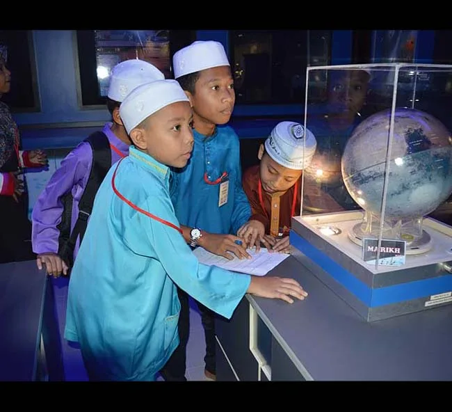 Kompleks Falak Al-Khawarizmi - treasurehunt_gp