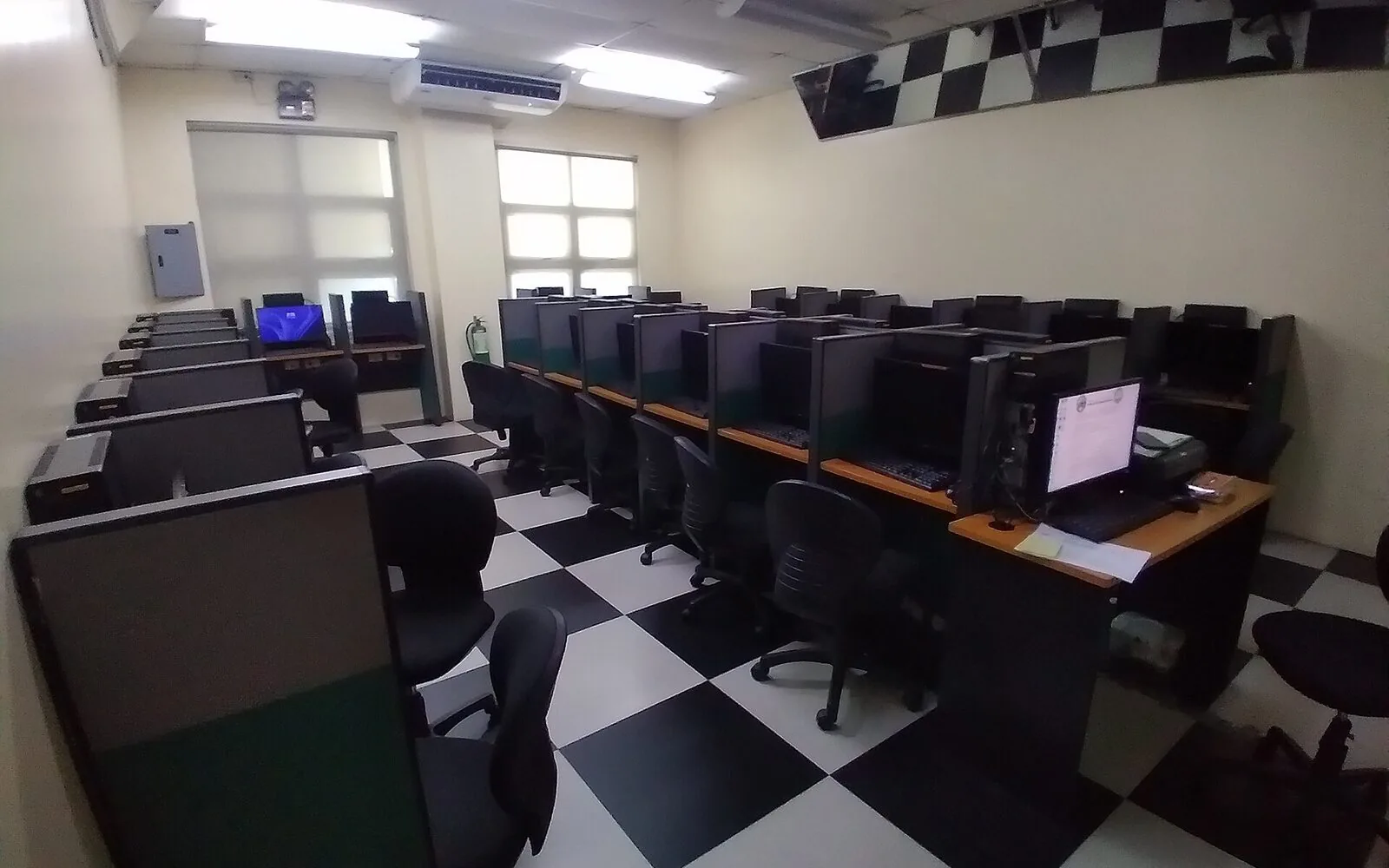 Laboratory and inspection equipment